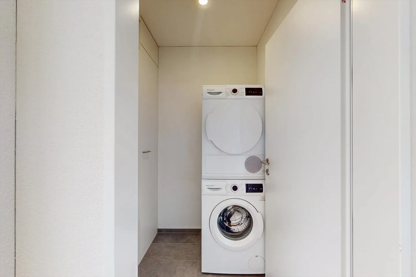 Esperienza abitativa esclusiva in uno sviluppo moderno - Affittare senza deposito - Foto 8 di 10