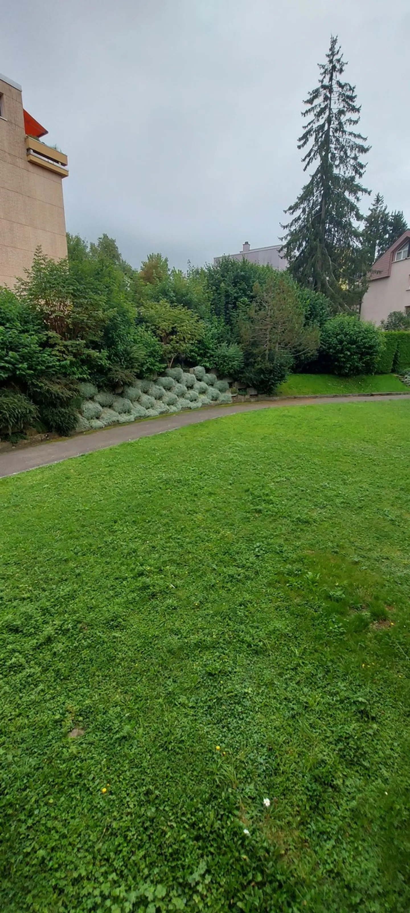 «A VENDRE
APPARTEMENT DE 4.5 PIÈCES EN PPE
ET PLACE DE PARC INTÉRIEURE» - Photo 3 sur 10
