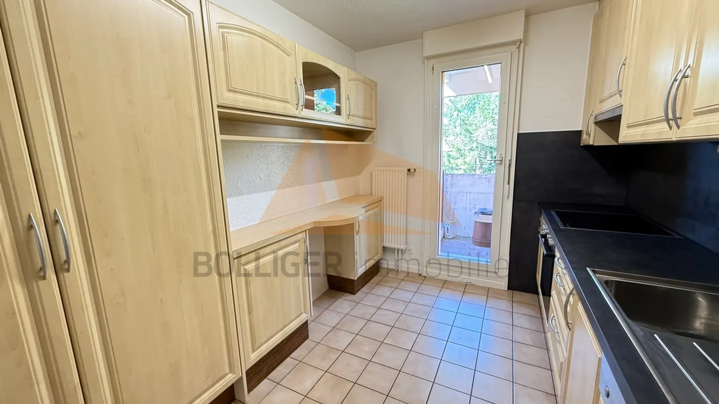 «A VENDRE
APPARTEMENT DE 4.5 PIÈCES EN PPE
ET PLACE DE PARC INTÉRIEURE» - Photo 6 sur 10