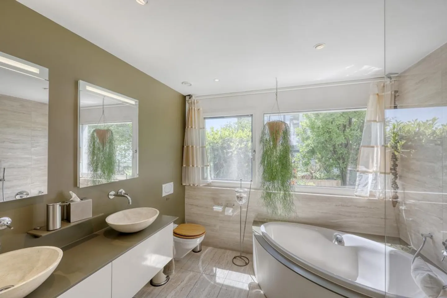 Exclusive terrace house with breathtaking views - Photo 8 of 14