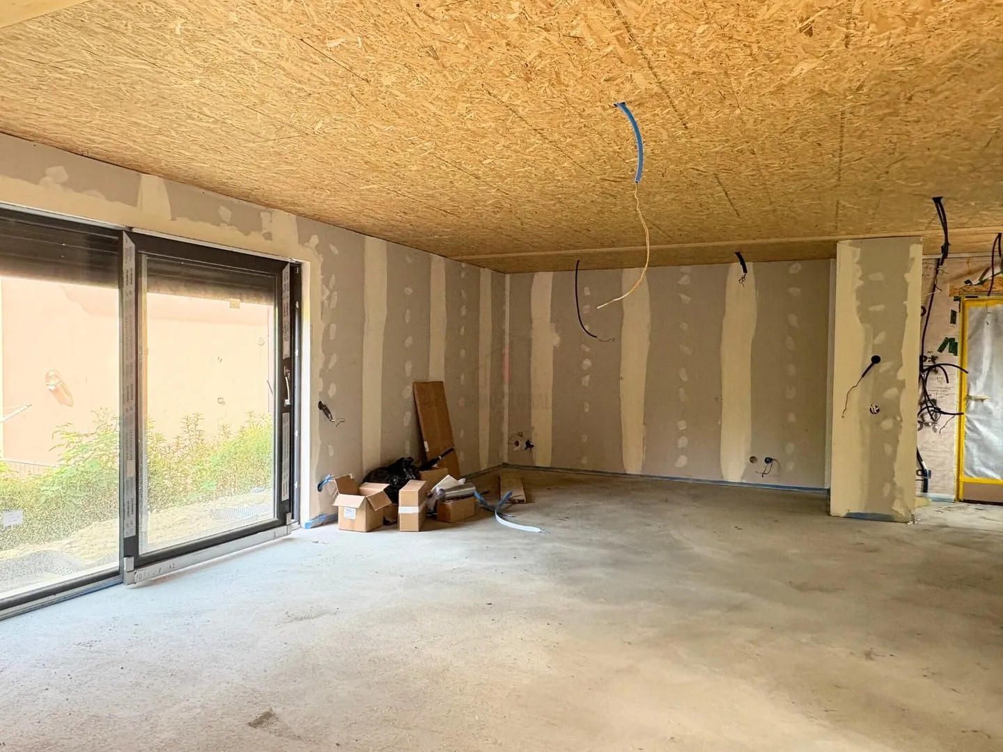 Last Solution for Immediate Delivery - Photo 3 of 13