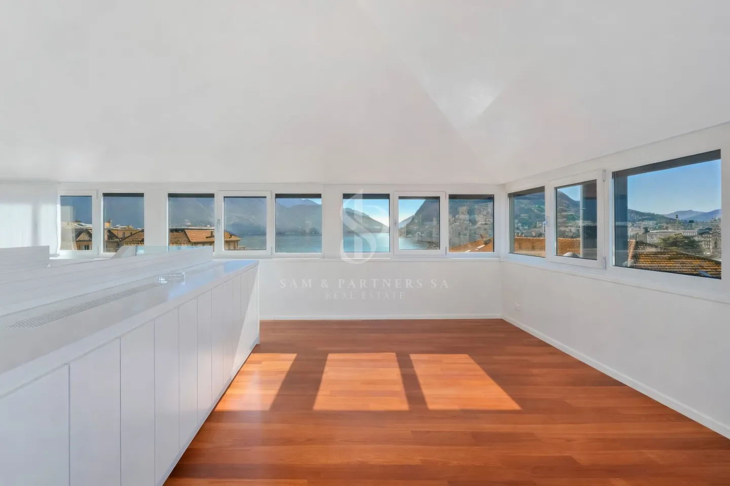 Exclusive Penthouse in the Heart of the City - Photo 1 of 16