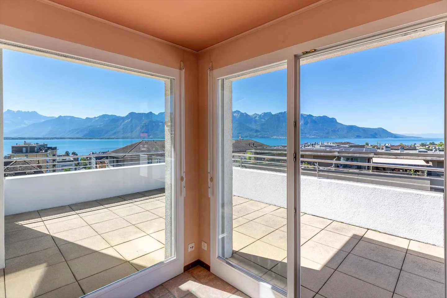 Attico di 4,5 locali con terrazza di 130 m² e vista sul lago - Foto 7 di 13