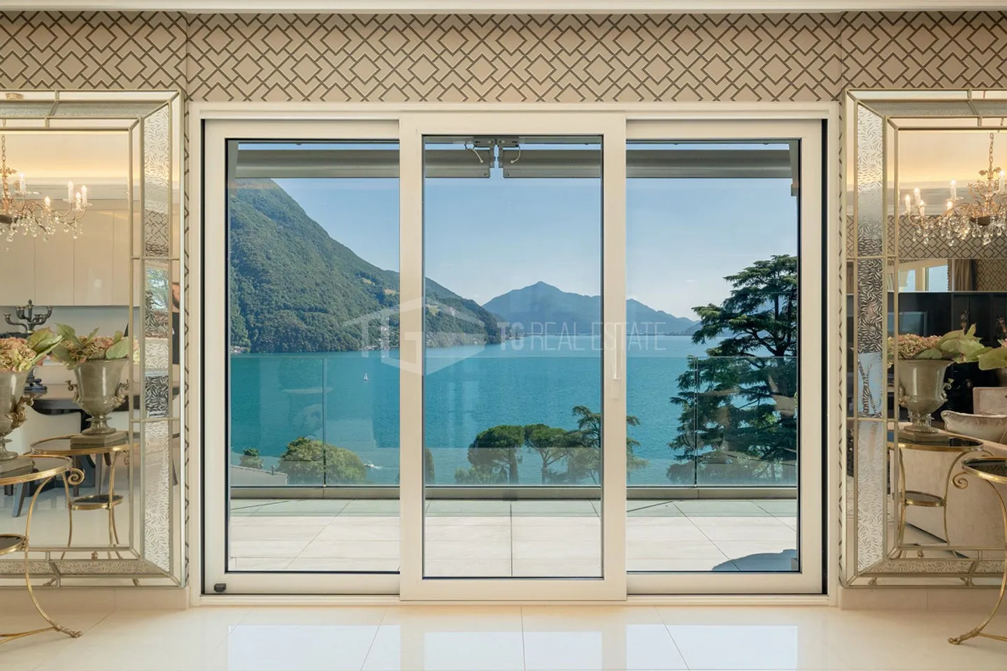Elegant Luxury Penthouse with Panoramic Lake View - Photo 4 of 13