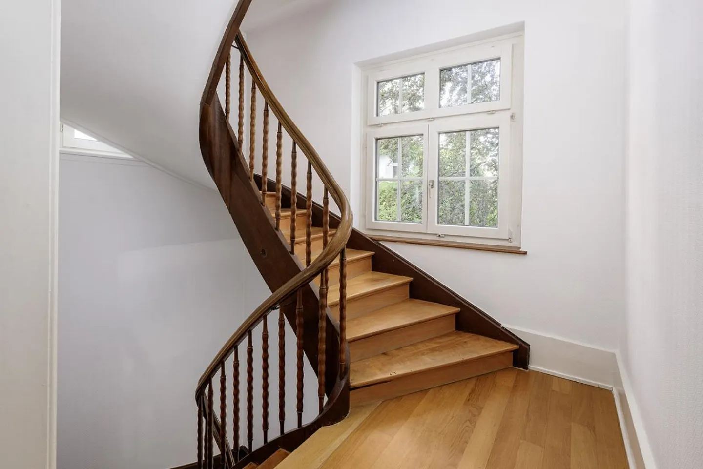 Elegant Historic Townhouse - Photo 10 of 13