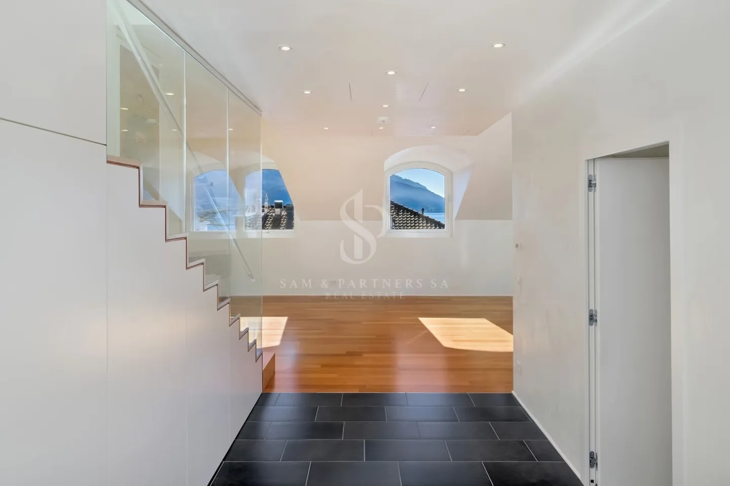 Exclusive Penthouse in the Heart of the City - Photo 6 of 16