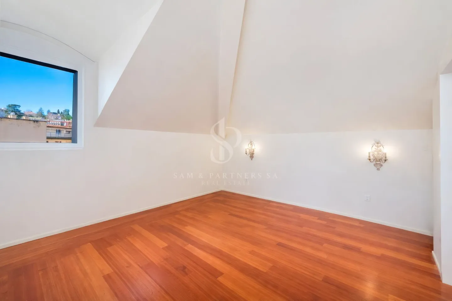 Exclusive Penthouse in the Heart of the City - Photo 9 of 16