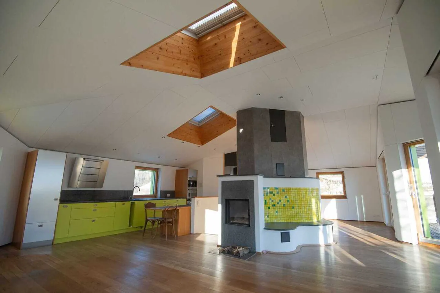 Geräumige Maisonette mit Terrasse - Foto 1 von 13