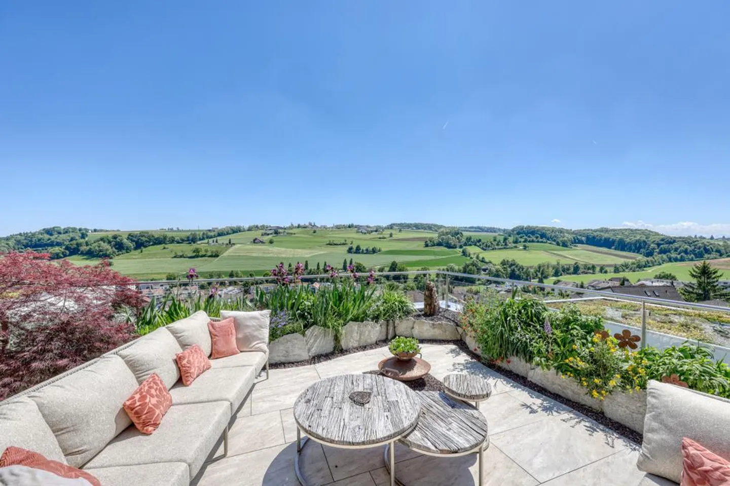 Exclusive terrace house with breathtaking views - Photo 1 of 14
