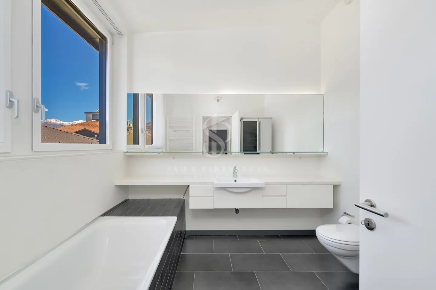 Exclusive Penthouse in the Heart of the City - Photo 10 of 16