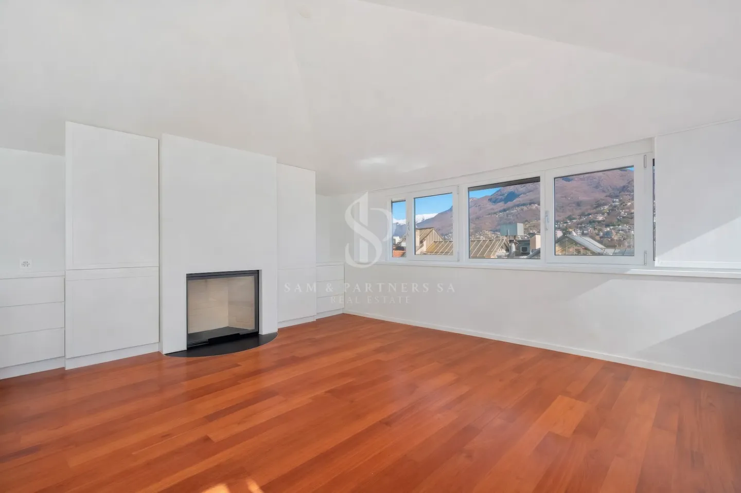 Exclusive Penthouse in the Heart of the City - Photo 15 of 16