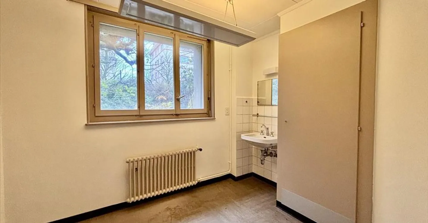 Office space for rent - Photo 6 of 9