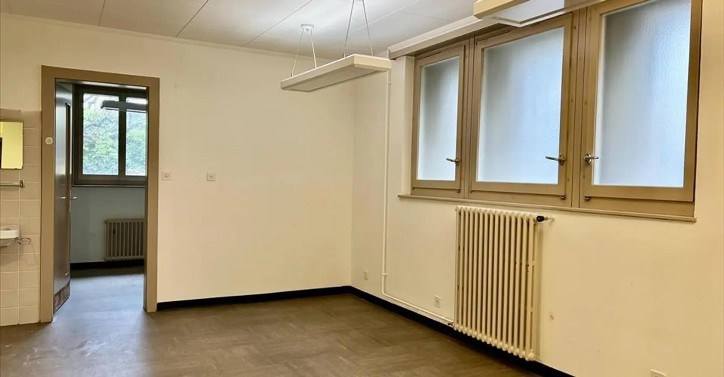 Office space for rent - Photo 8 of 9