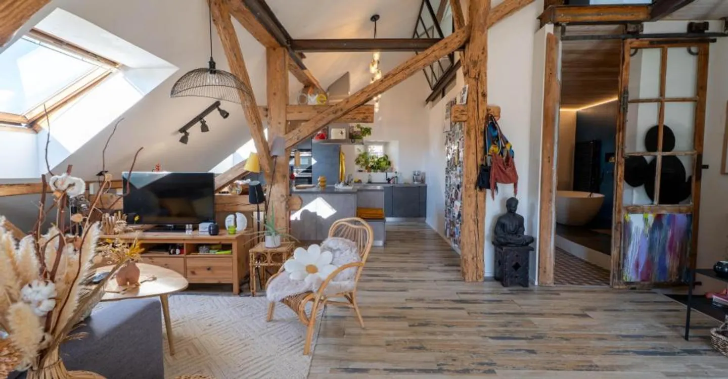 Characterful village house with 3 apartments, garden and terrace - Photo 2 of 10