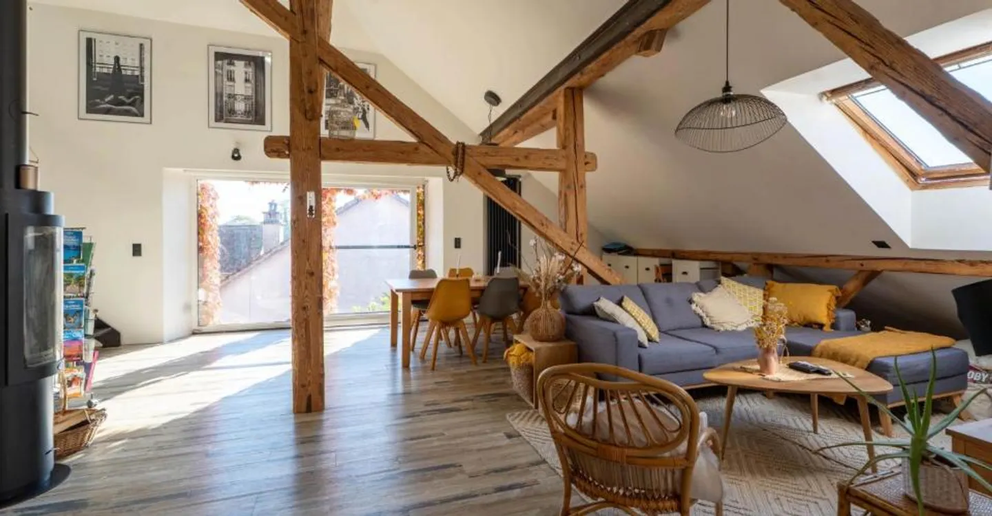Characterful village house with 3 apartments, garden and terrace - Photo 4 of 10