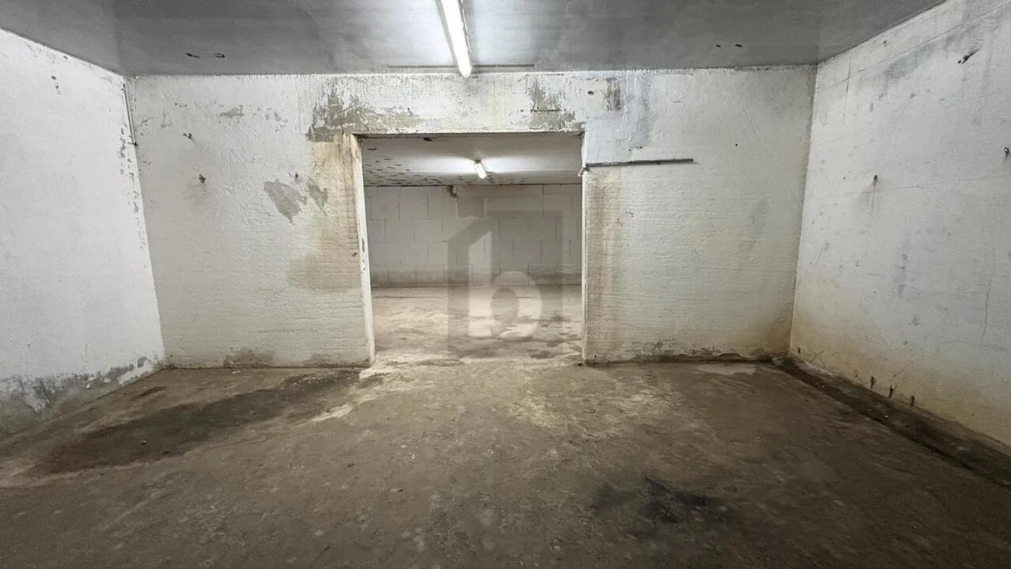 CALM, SECURE & WELL LOCATED - Photo 3 of 5