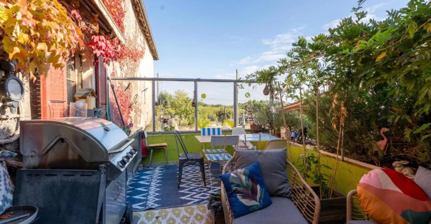 Characterful village house with 3 apartments, garden and terrace - Photo 9 of 10