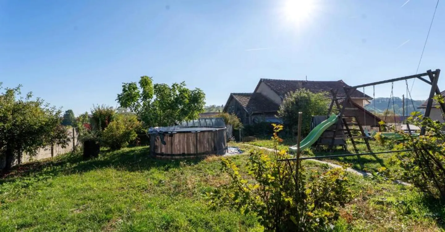 Characterful village house with 3 apartments, garden and terrace - Photo 10 of 10