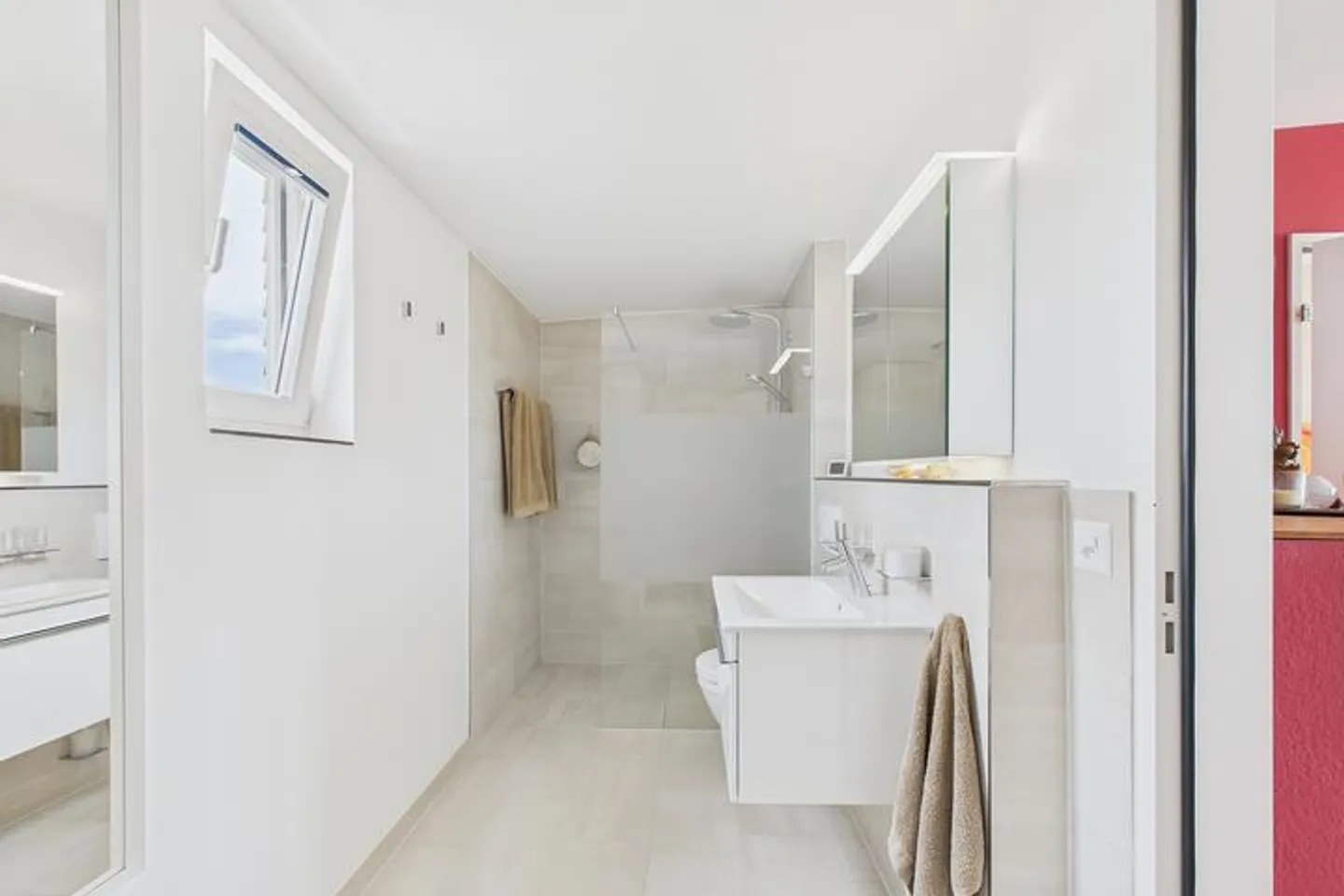 Casa a schiera con paradiso del giardino a Uster - Foto 4 di 8