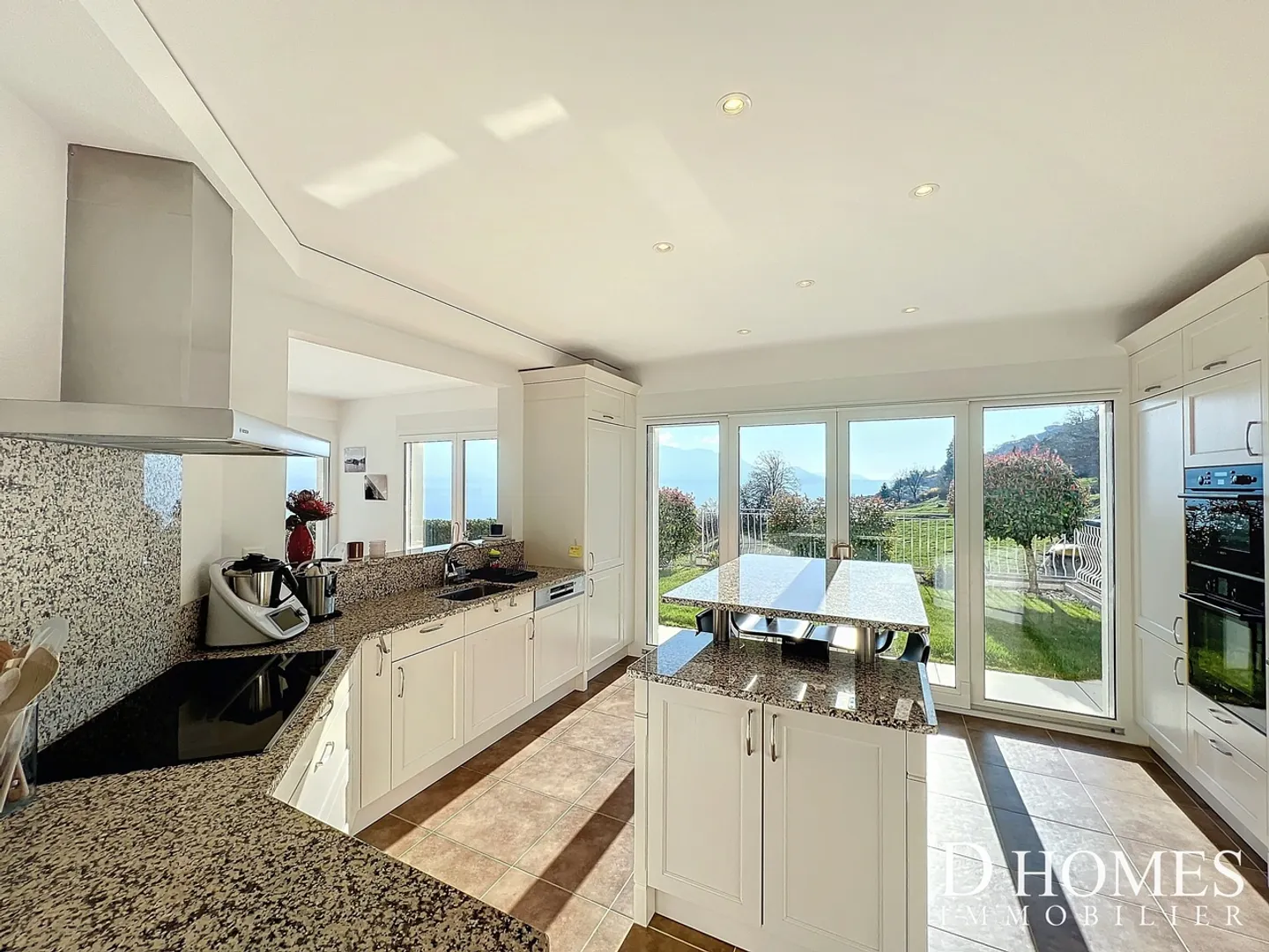 Exclusive Villa with Lake View - Photo 5 of 22