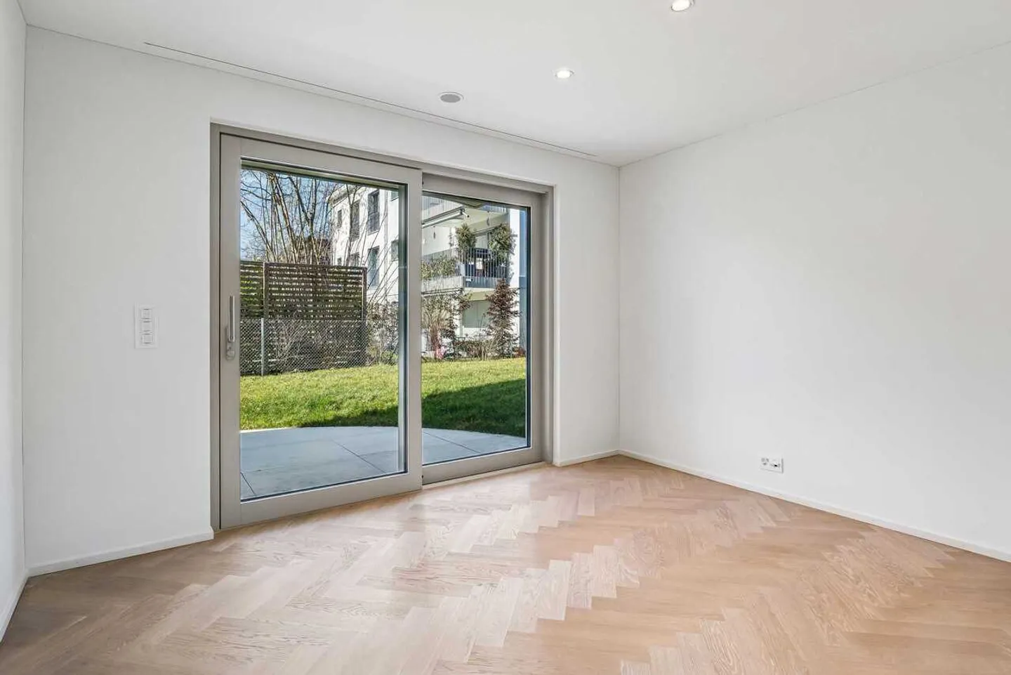 Nouvelle construction : appartement de jardin 2,5 pièces avec espace extérieur privé à Oerlikon - Photo 10 sur 13