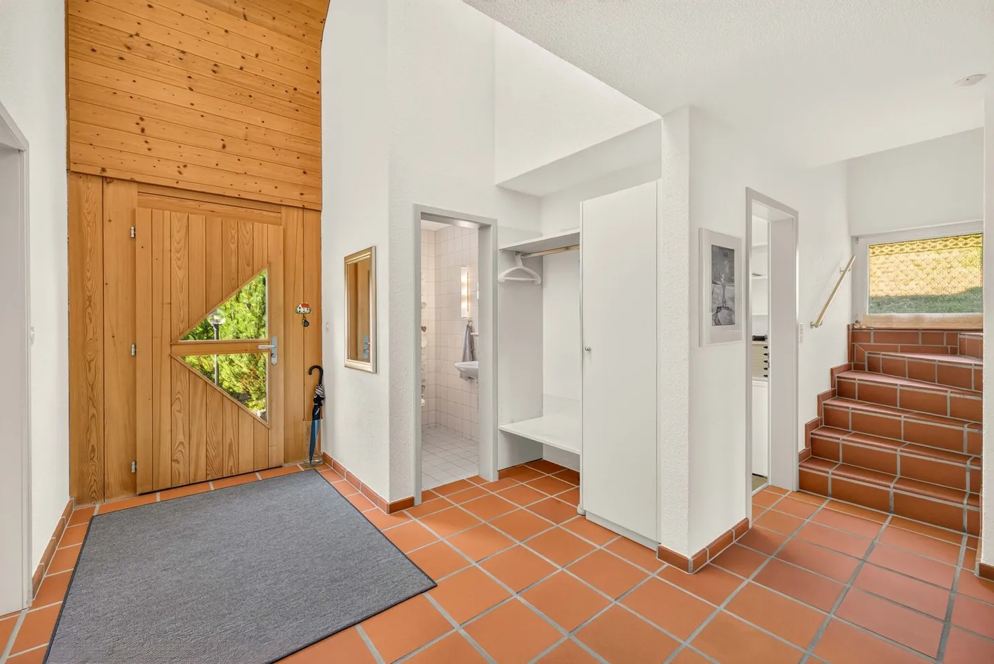 Charmantes Einfamilienhaus mit Pool - Foto 3 von 13