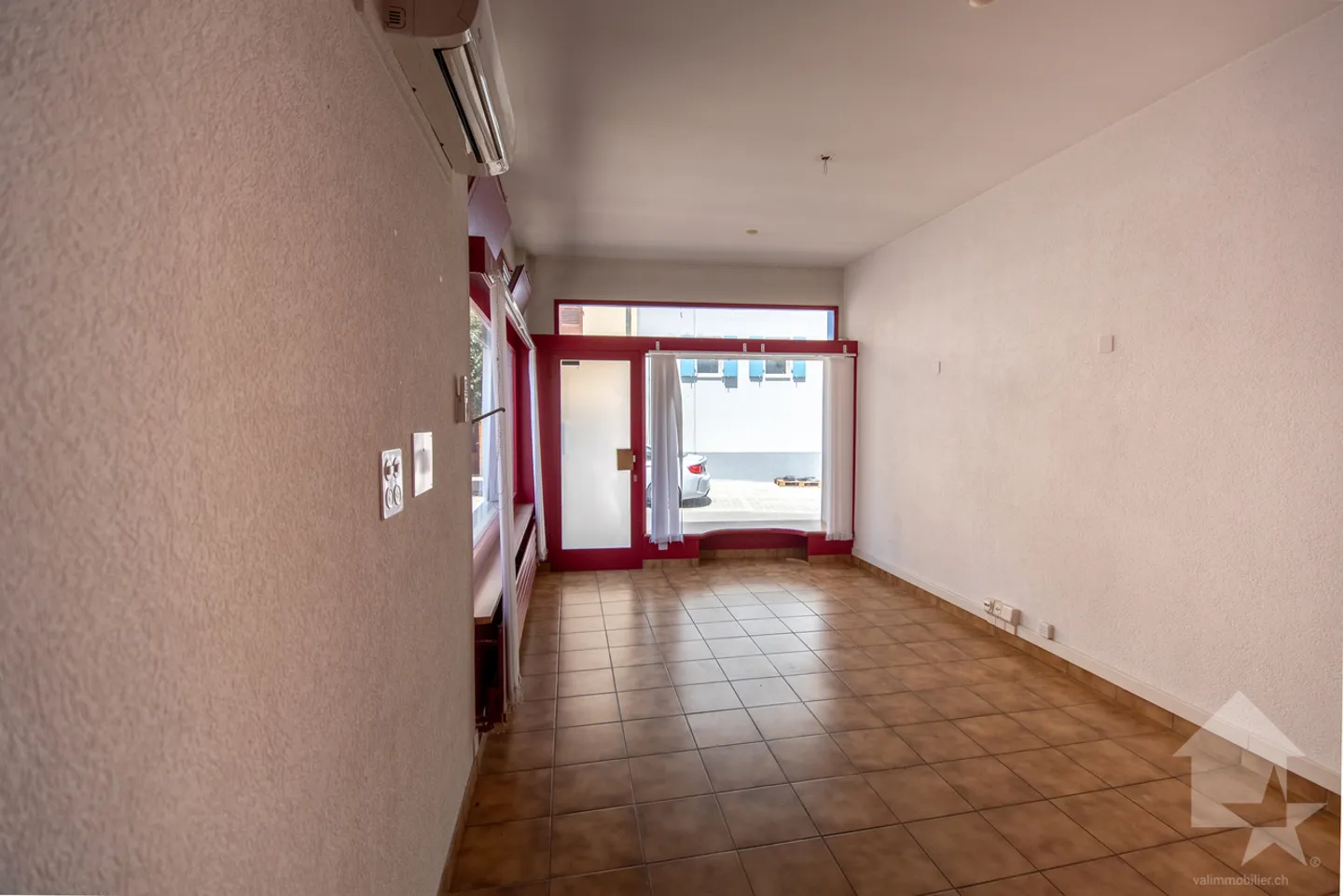Two commercial spaces in the heart of Fully - Photo 3 of 9