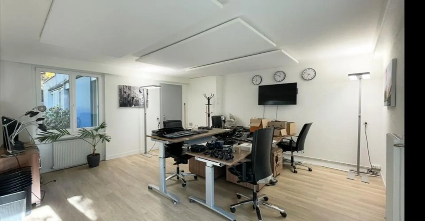 Bureau à louer - Photo 2 sur 12