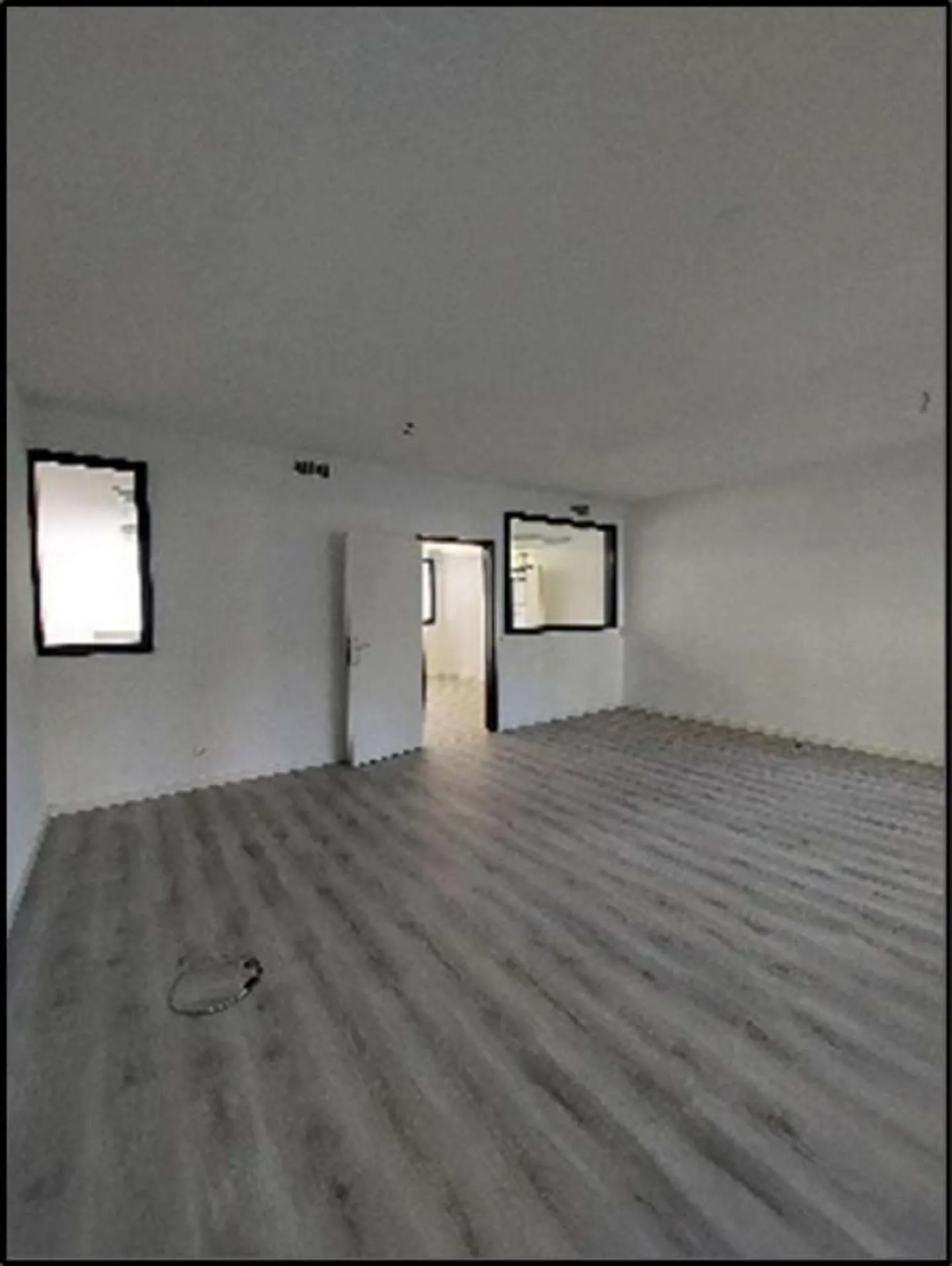 BUREAU 6 PIÈCES (217 m²) AVEC SPLENDIDE VUE SUR LE LAC - Photo 5 sur 8