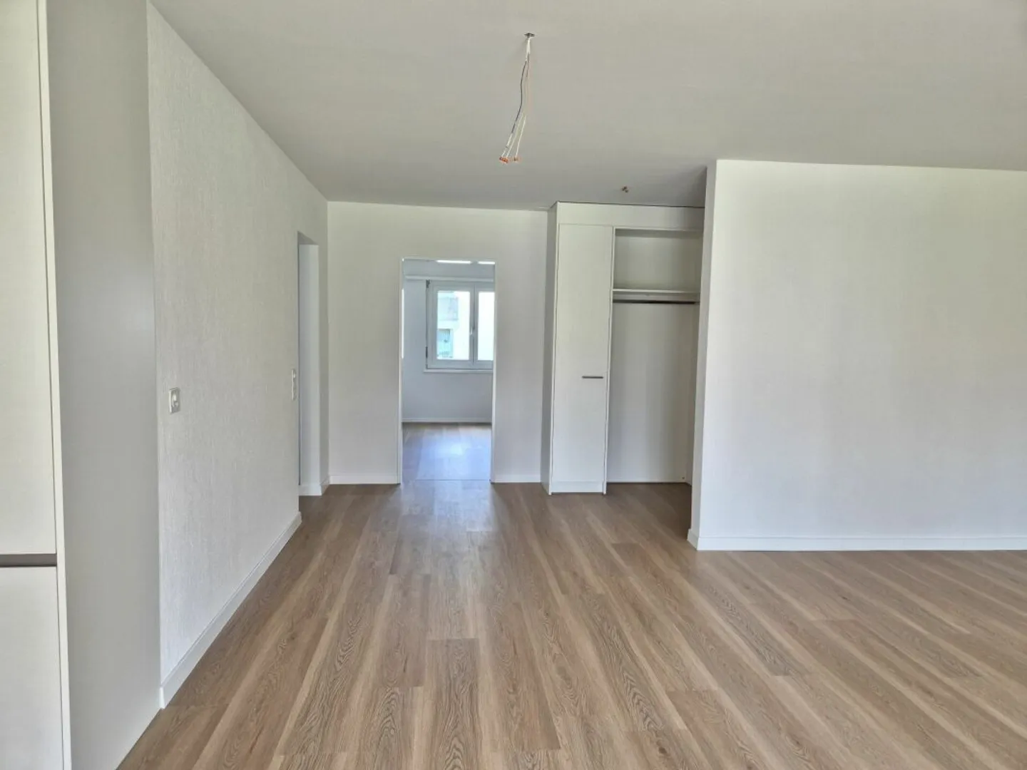 Spacious and bright 4.5 room apartment with heated winter garden - First occupancy after loving overall renovation - Photo 7 of 14