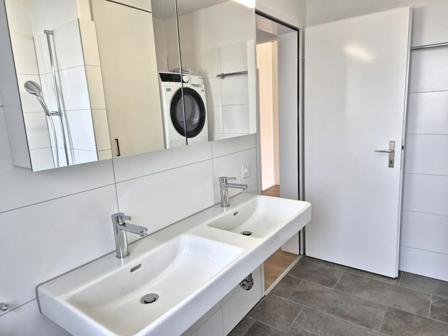 Spacious and bright 4.5 room apartment with heated winter garden - First occupancy after loving overall renovation - Photo 10 of 14