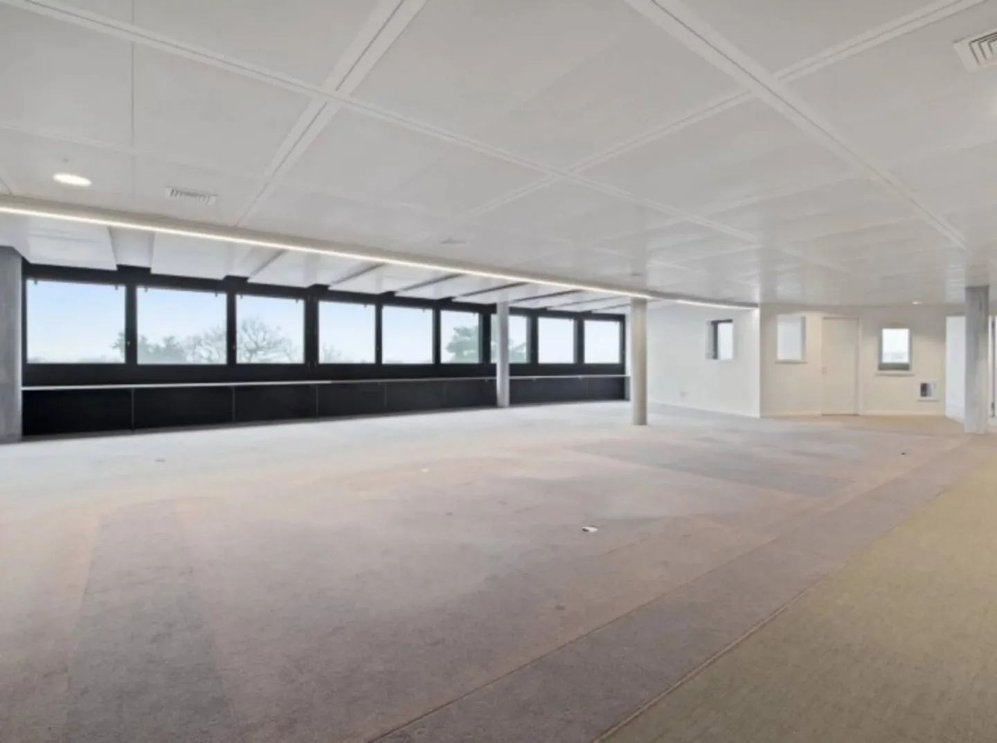 Superfici all'interno di un centro amministrativo e commerciale - Foto 3 di 5