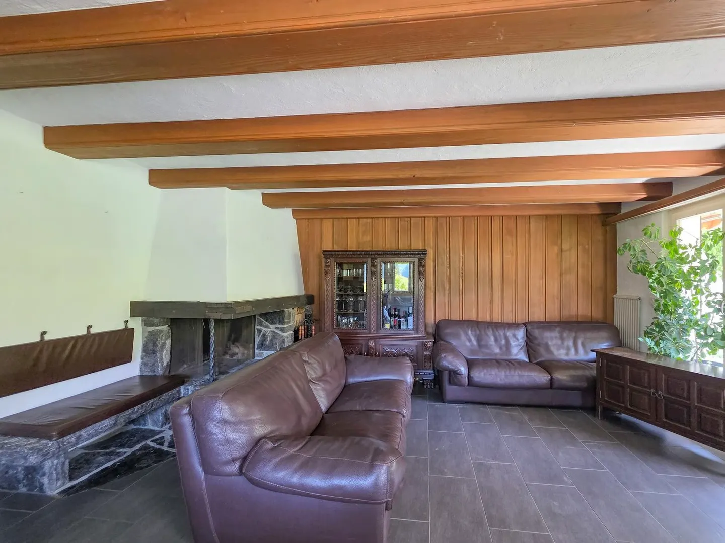 Maison multifamiliale avec trois unités - Photo 8 sur 44