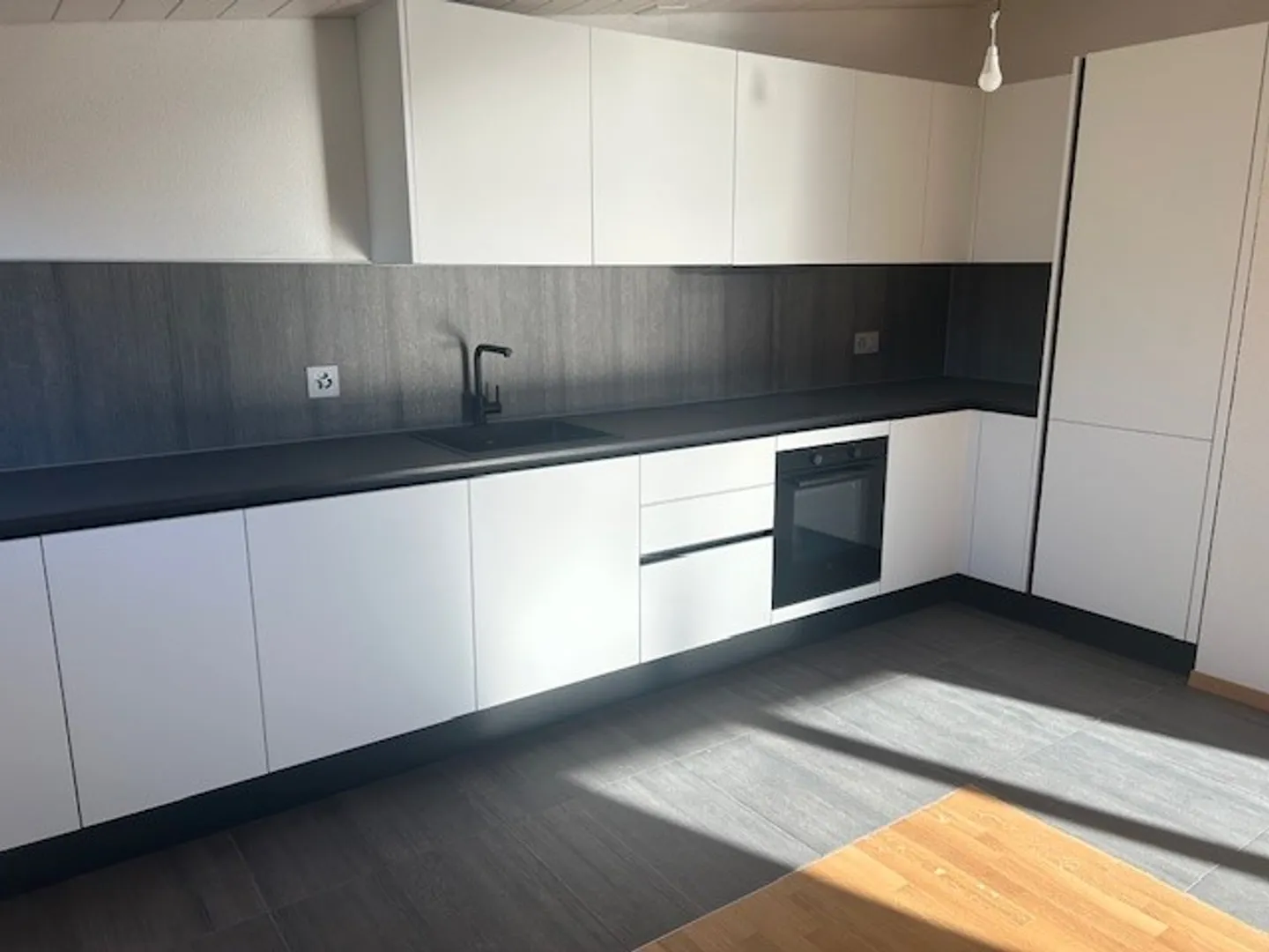 3.5 Room Apartment - Photo 3 of 11