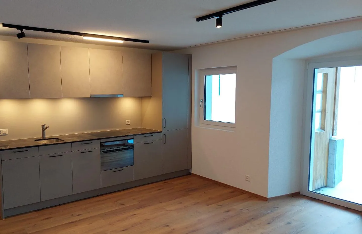 3.5 Room Apartment - Photo 1 of 5