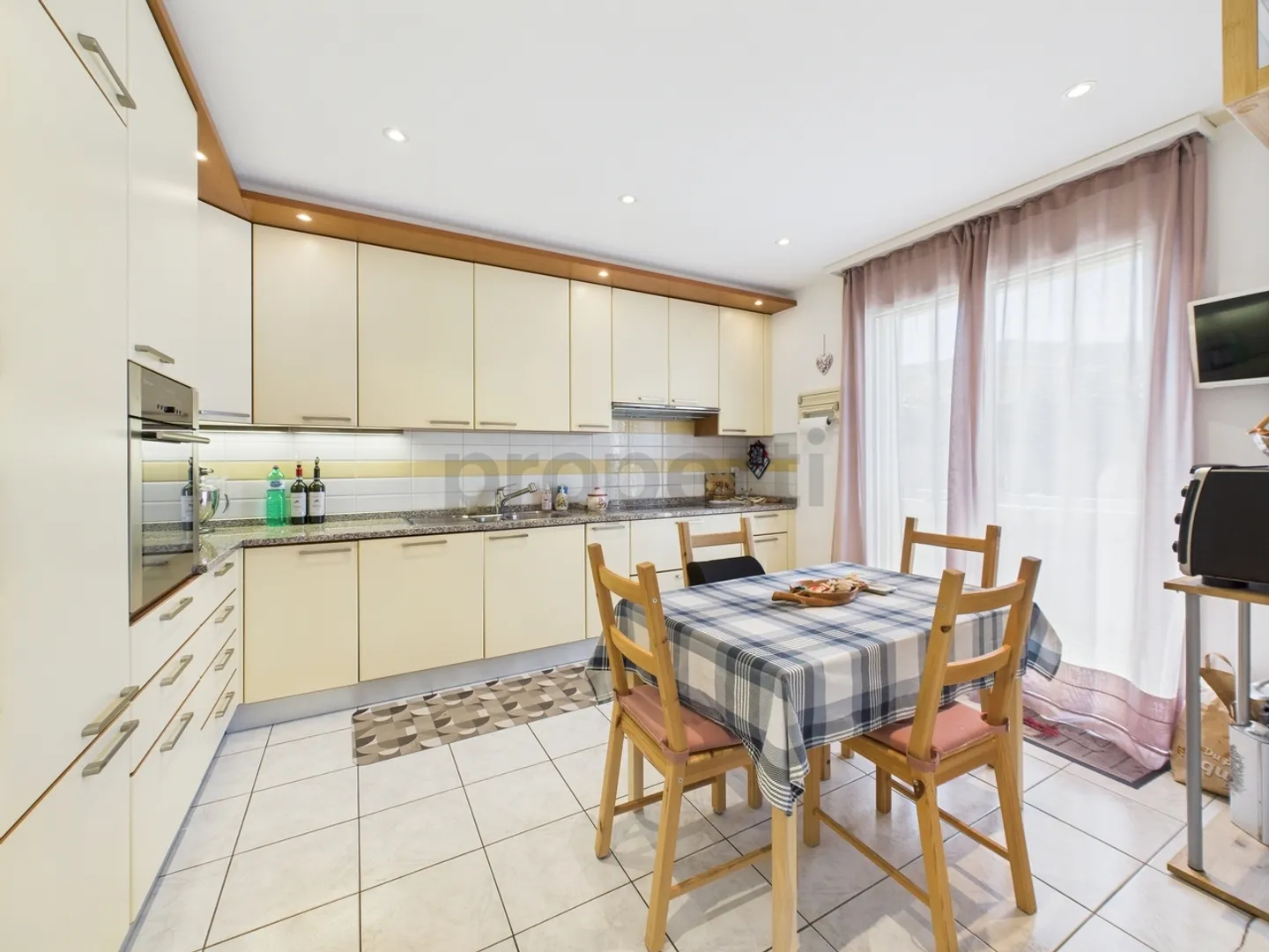 Accogliente casa unifamiliare a Cugnasco, TI - Foto 4 di 13