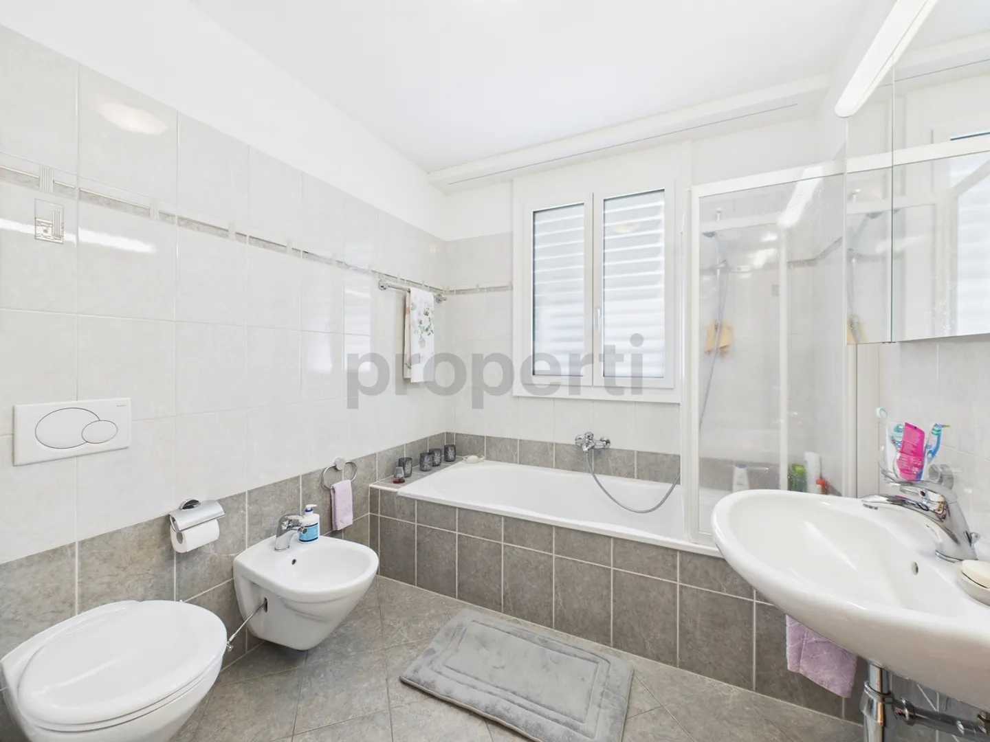 Accogliente casa unifamiliare a Cugnasco, TI - Foto 9 di 13