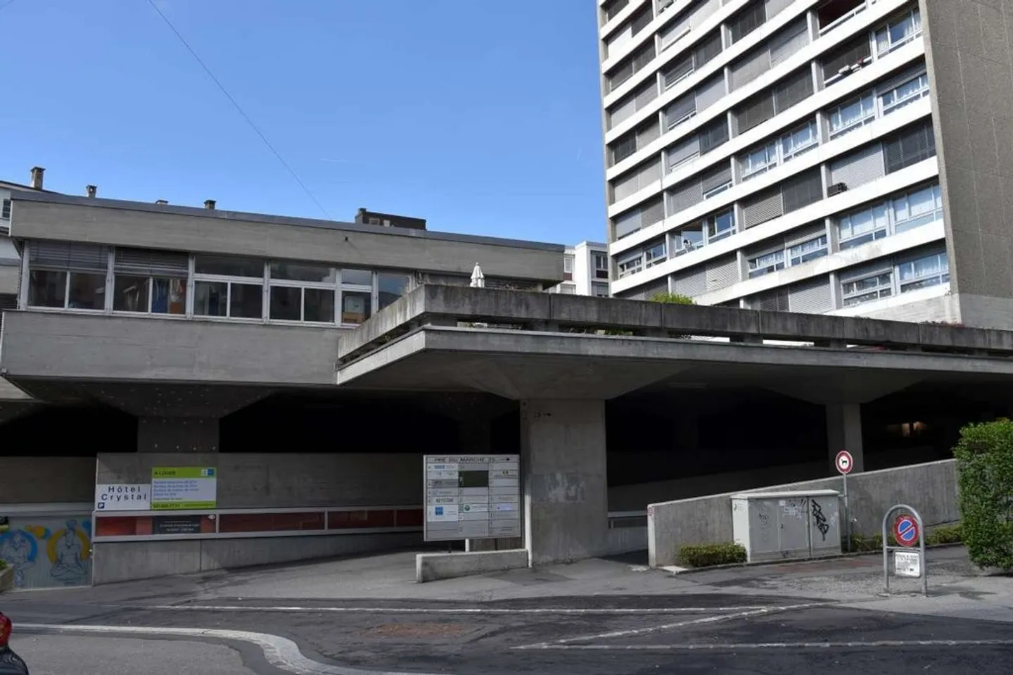Nur einen Steinwurf vom Stadtzentrum und Geschäften entfernt - Foto 2 von 2