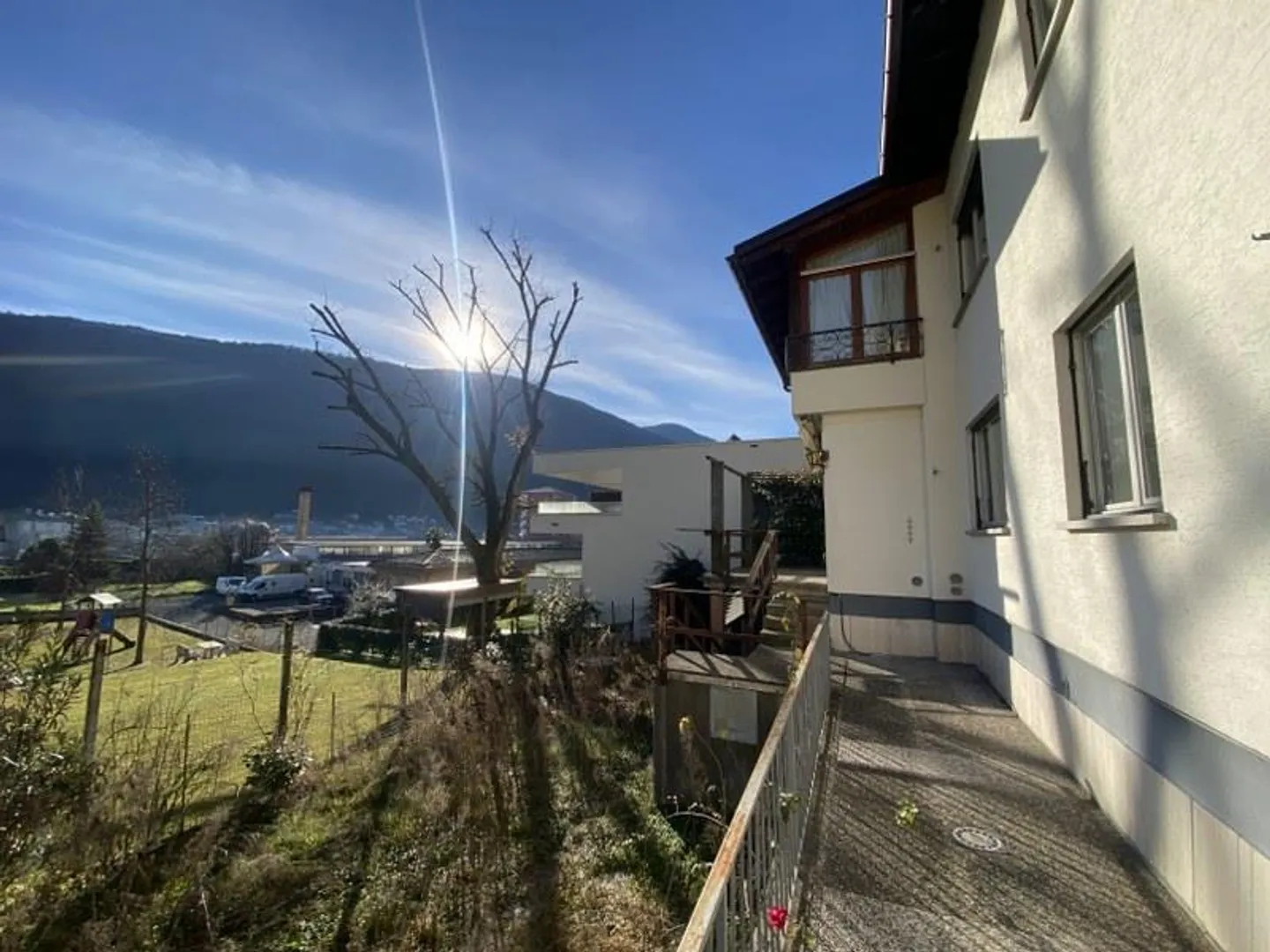 MAISON INDIVIDUELLE SPACIEUSE - 5.5 PIÈCES AVEC JARDIN - Photo 9 sur 11