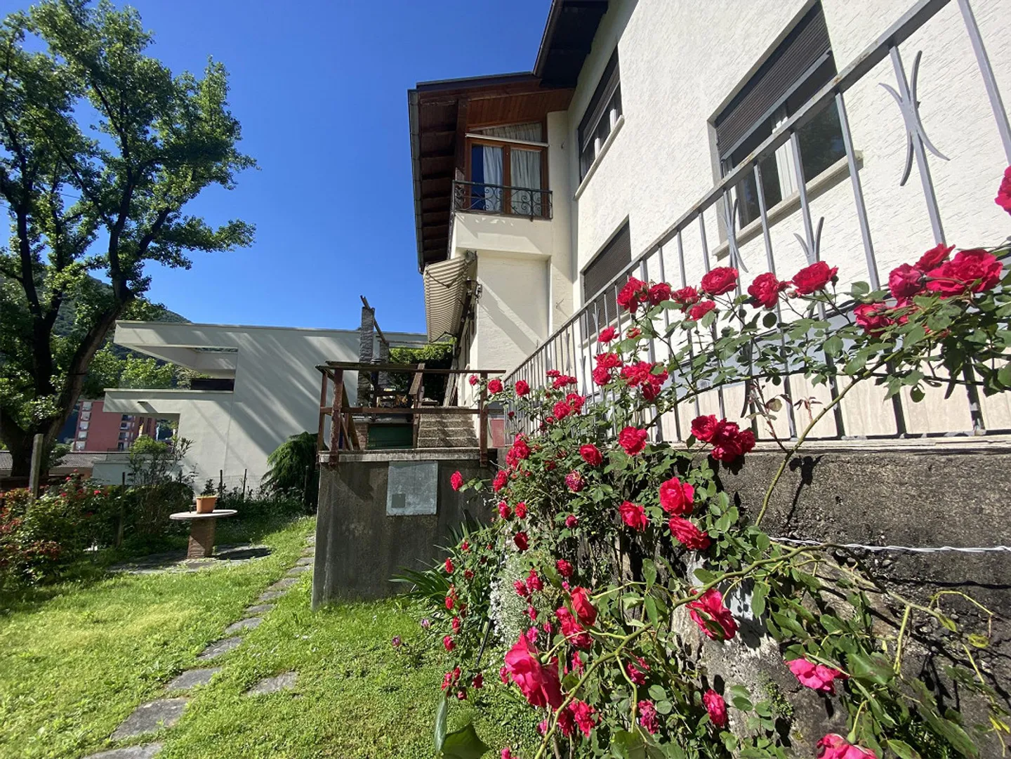 MAISON INDIVIDUELLE SPACIEUSE - 5.5 PIÈCES AVEC JARDIN - Photo 6 sur 11