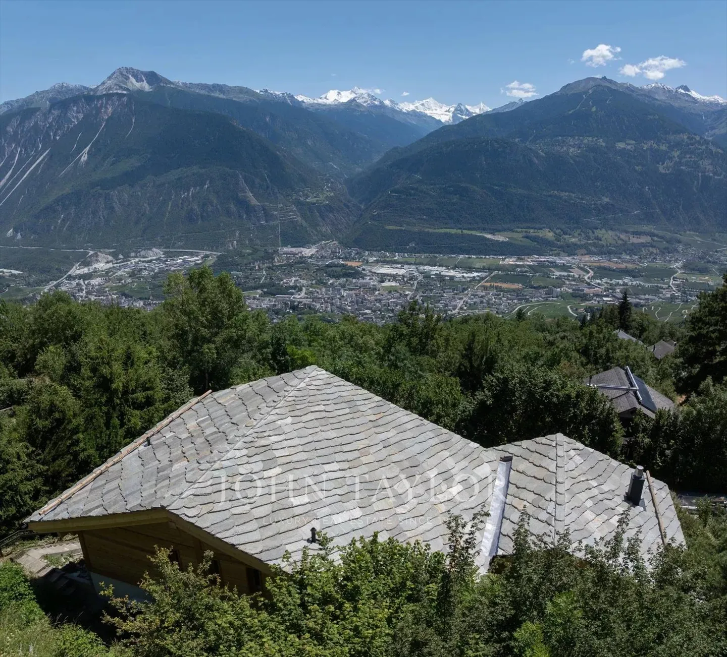 Chalet 'Pegasus' The Alpine Elegance - A New Chalet, A Rare and Precious Address - Photo 13 of 13