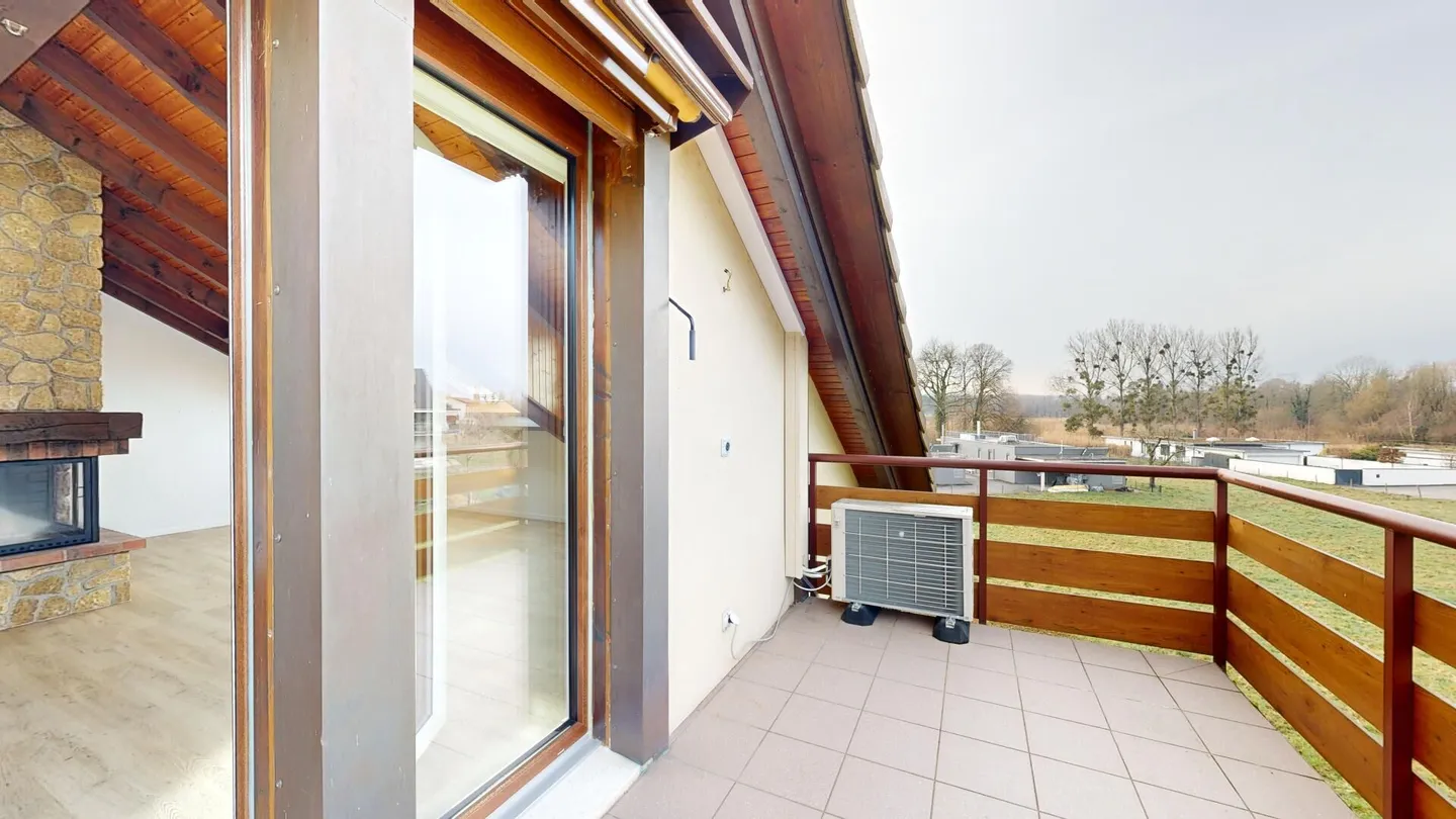 Sensazione di vita mediterranea a Vallamand - Maisonette con galleria e vista lago - Foto 10 di 37