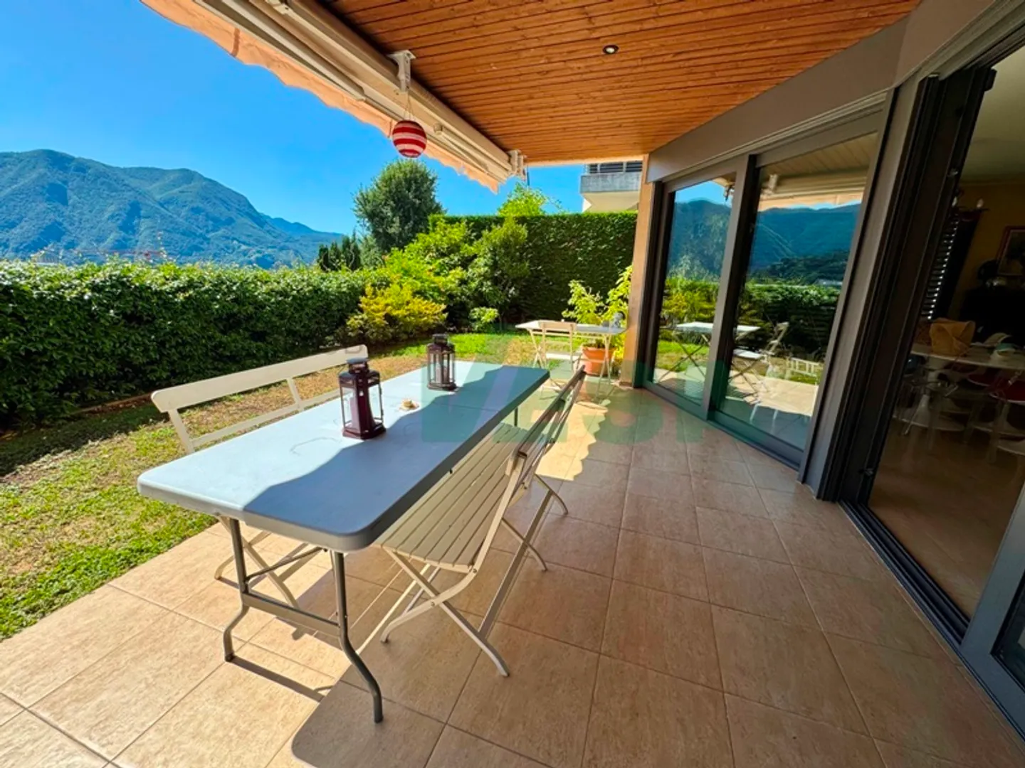 Schöne 6,5-Zimmer-Wohnung mit Garten in ruhiger Hanglage - Foto 1 von 11