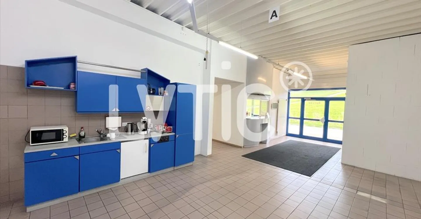 Edificio ad uso misto in affitto - Foto 4 di 12