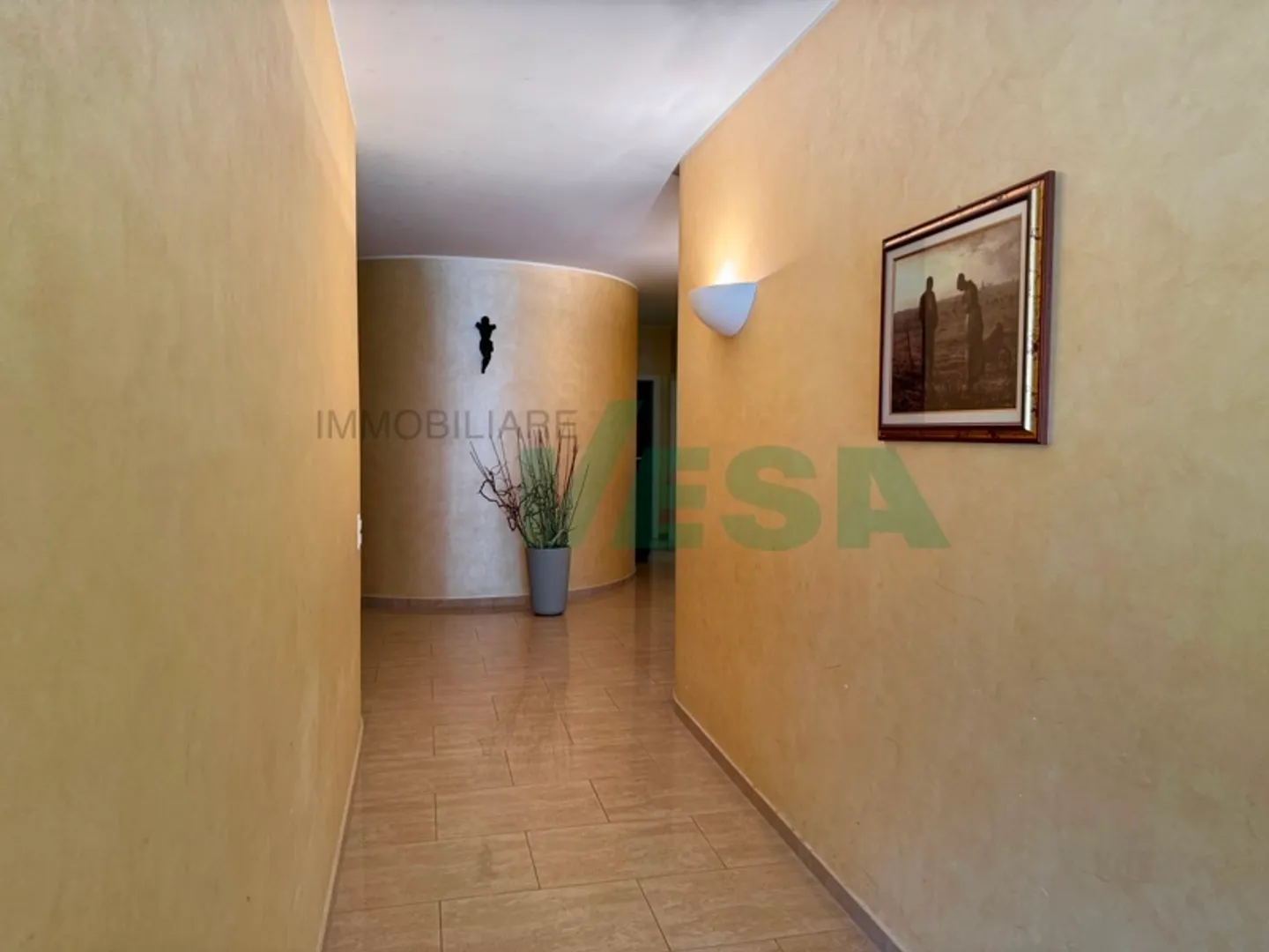 Schöne 6,5-Zimmer-Wohnung mit Garten in ruhiger Hanglage - Foto 6 von 11