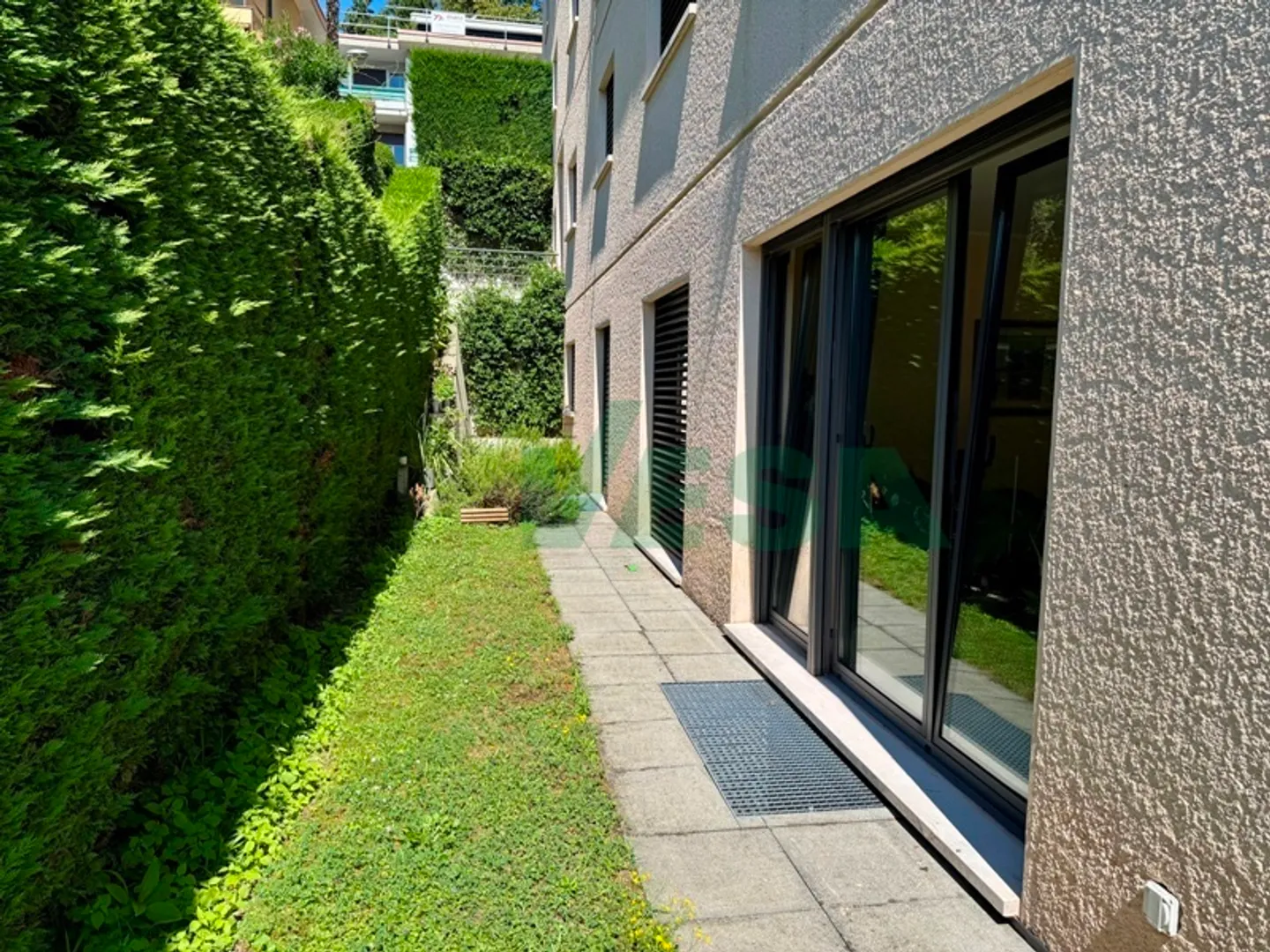 Schöne 6,5-Zimmer-Wohnung mit Garten in ruhiger Hanglage - Foto 7 von 11