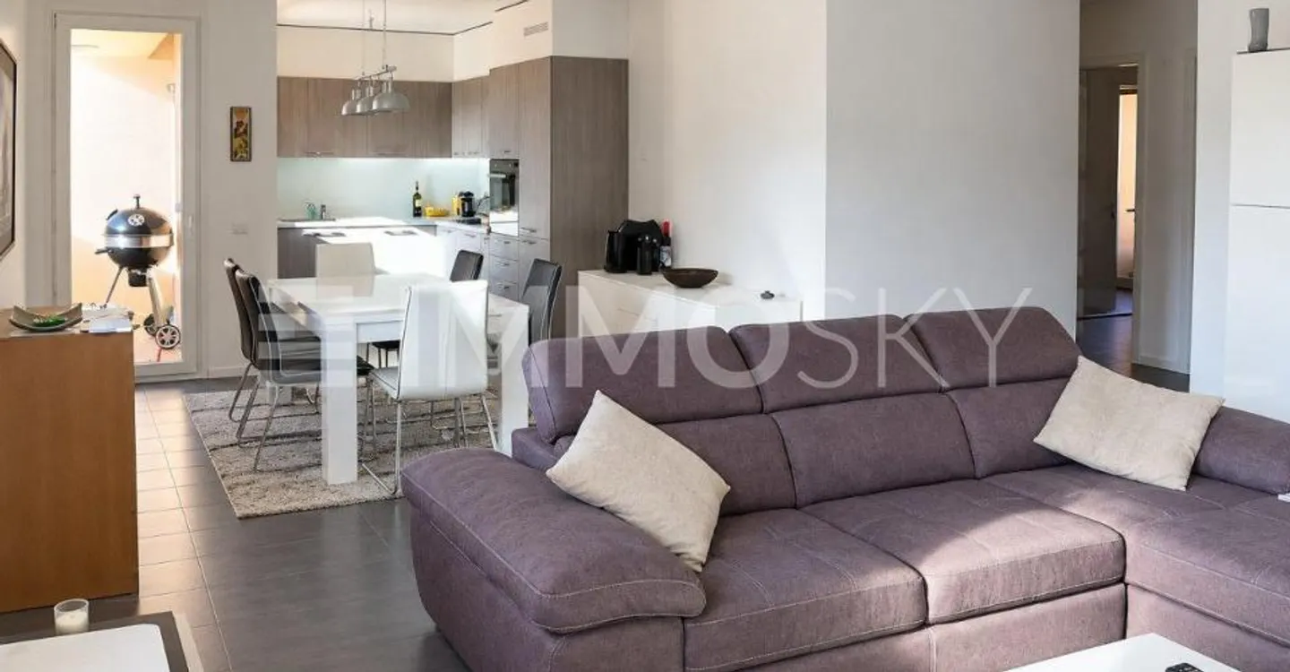 Welcoming and refined, excellent investment - Photo 2 of 2