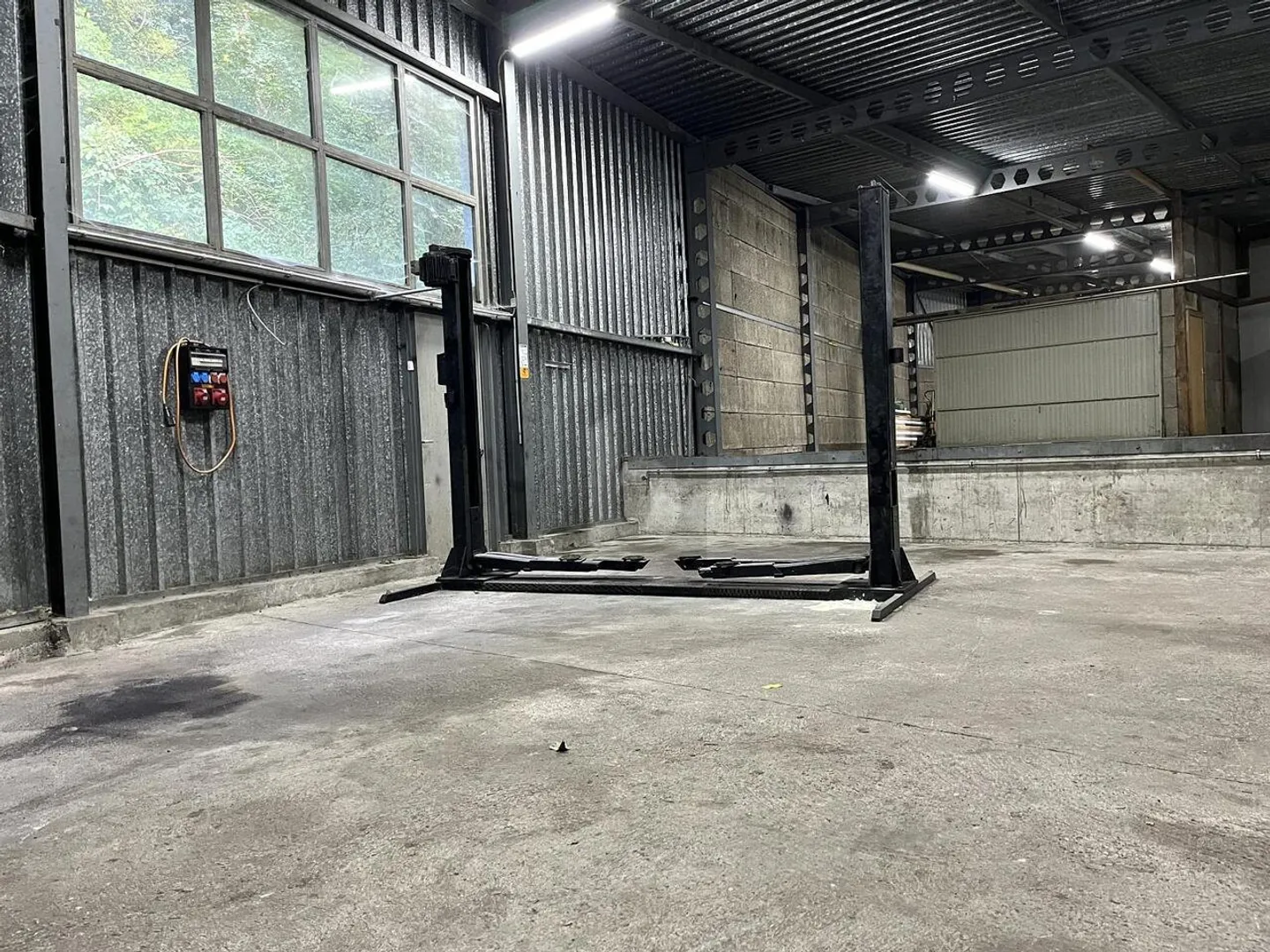 OFFICINA AUTO IN AFFITTO - Foto 5 di 6