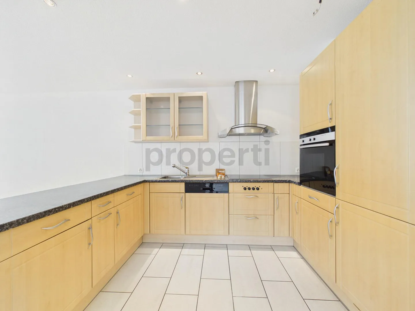 Living with a view – spacious home with three residential units ... - Photo 4 of 14