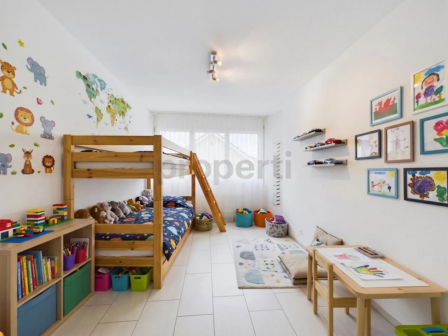 Living with a view – spacious home with three residential units ... - Photo 6 of 14